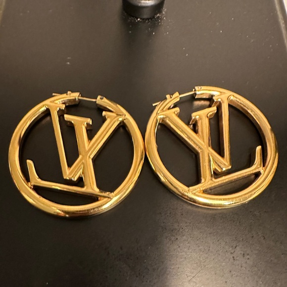 **Louis Vuitton Louise Hoop GM Earrings - Authentic & Lightly Used!** - Picture 8 of 14